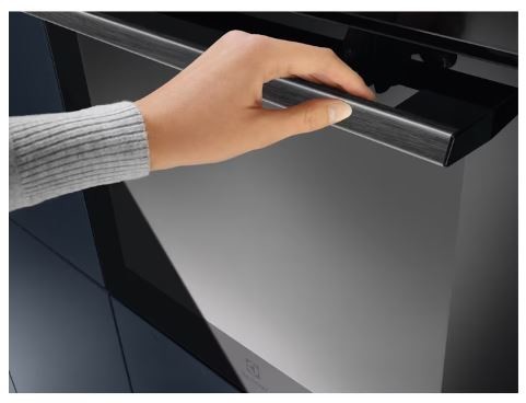 ELECTROLUX EOC8P39WZ